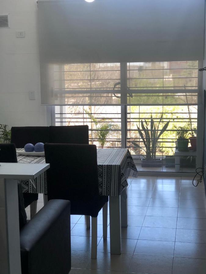 El Depto Tipo Duplex Pleno Centro Incluye Cochera Consultar Servicio De Parking Leilighet Monte Grande Eksteriør bilde